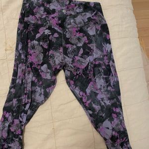 Lululemon yoga pants